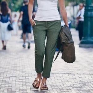 Athleta Trekkie Hike Outdoor Straight Leg Pant Green, Size 6
